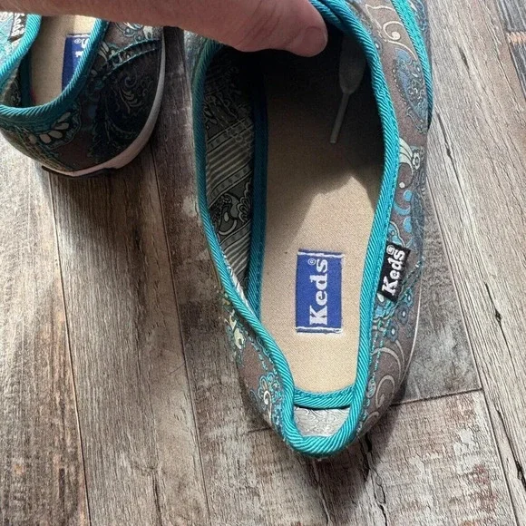 Keds size  8‎ womans paisley sneakers EUC - Picture 4 of 6